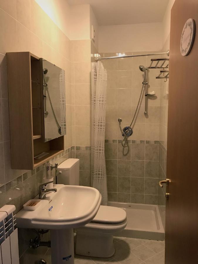 "Coccole Nel Borgo" 2Min To Outlet Apartment With Terrace سيرّافالّي سكريفِيا المظهر الخارجي الصورة