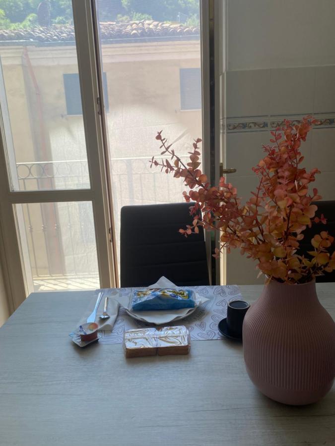 "Coccole Nel Borgo" 2Min To Outlet Apartment With Terrace سيرّافالّي سكريفِيا المظهر الخارجي الصورة
